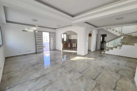 5 bedrooms House in Paphos, Cyprus No. 78644 6