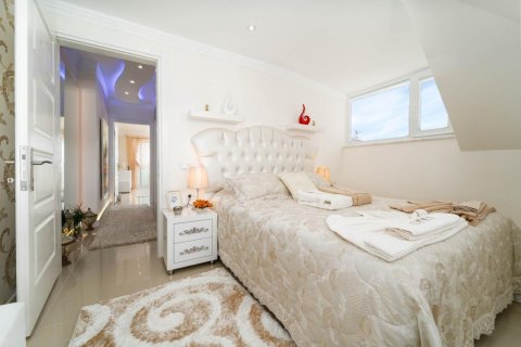 3 rooms Apartment in Tri Phuong, Vietnam No. 21171 2