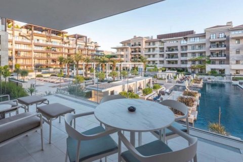 1 bedroom Apartment in Tivat, Montenegro No. 104718 1