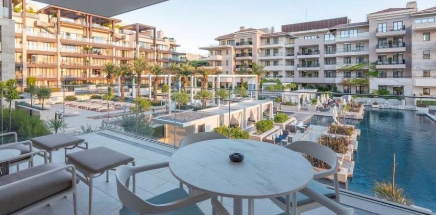 1 bedroom Apartment in Tivat, Montenegro No. 104718