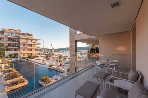 1 bedroom Apartment in Tivat, Montenegro No. 104718 5