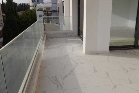 2 bedrooms Apartment in Limassol, Cyprus No. 32654 3