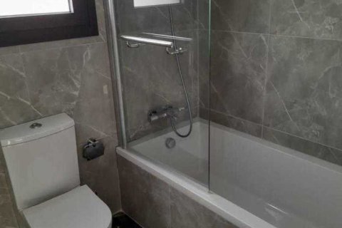 2 bedrooms Apartment in Limassol, Cyprus No. 32654 5