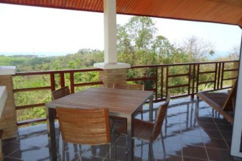 4 bedrooms Land in Ko Lanta Yai, Thailand No. 96569 10