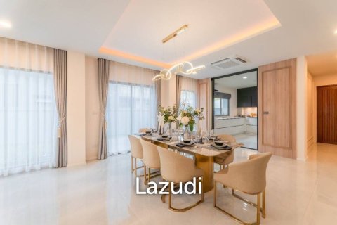 4 bedrooms House in Chiang Mai, Thailand No. 98027 7