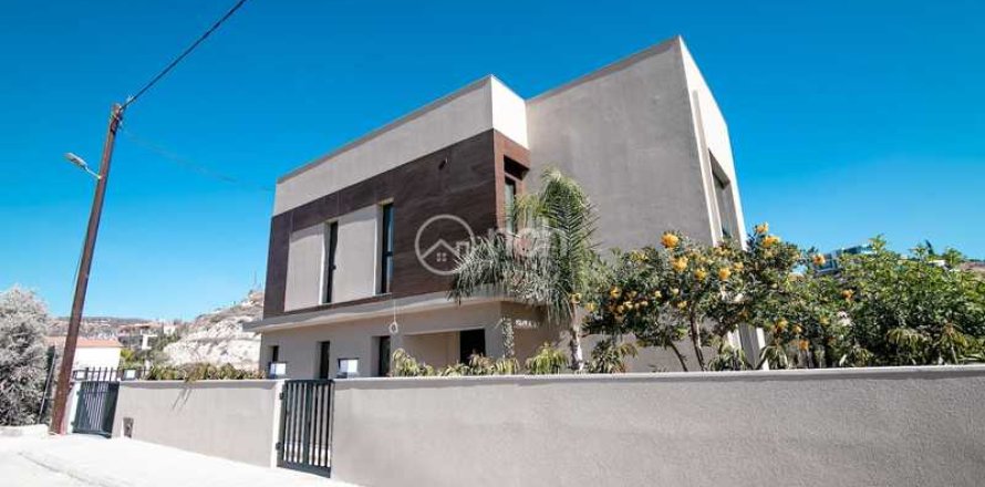 3 bedrooms Villa in Agios Tychonas, Cyprus No. 76570