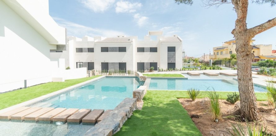 3 dormitorios Bungalow en Los Balcones, Spain No. 126865