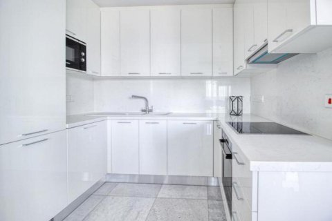 3 bedrooms Apartment in Limassol, Cyprus No. 106341 5