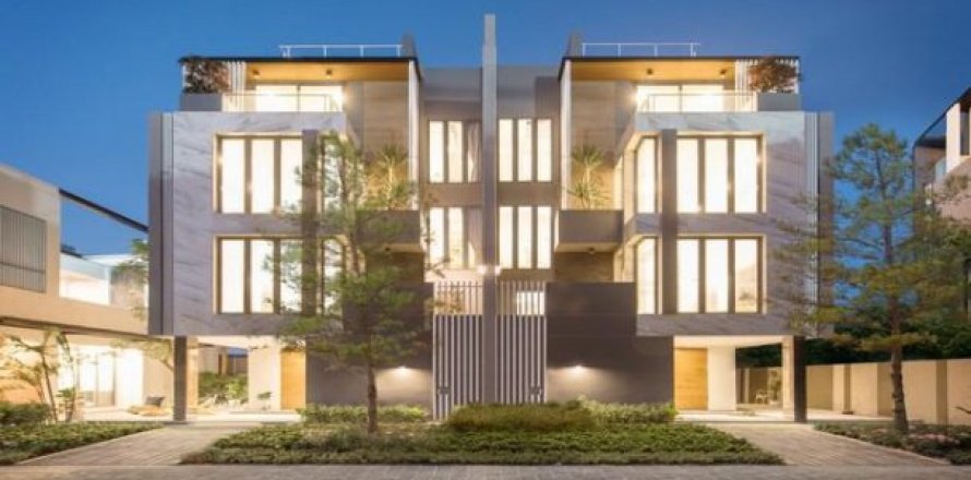 3 bedrooms Villa in Bangkok, Thailand No. 96980