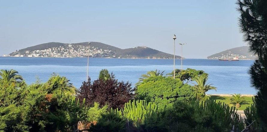 3 bedrooms Apartment in Istanbul, Turkey No. 15695