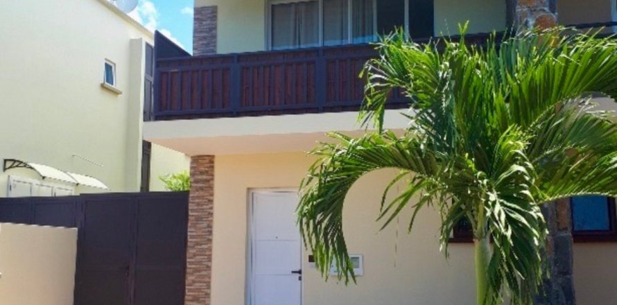 3 bedrooms Townhouse in Pointe aux Piments, Mauritius No. 109729