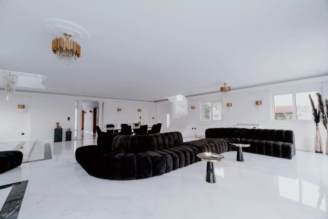 Вилла с 7 спальнями в Каливия-Торику, Греция №107942 3