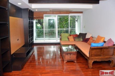 2 bedrooms Apartment in Bangkok, Thailand No. 96992 1