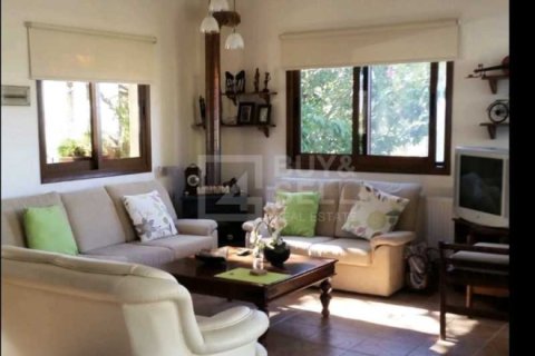 3 bedrooms House in Kato Platres, Cyprus No. 63328 9