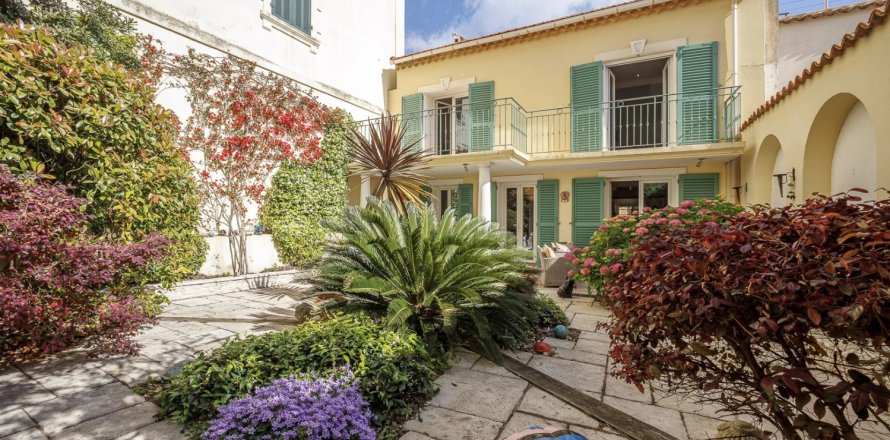 5 chambres House à Cannes, France No. 68023