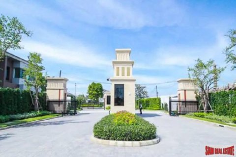 4 bedrooms Villa in Bangkok, Thailand No. 96302 1