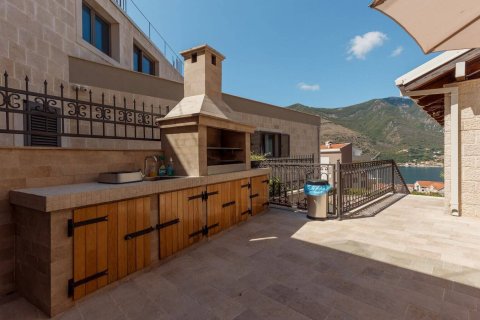 2 bedrooms Apartment in Kotor, Montenegro No. 66960 20