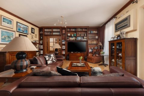 2 bedrooms Apartment in Kotor, Montenegro No. 66960 6