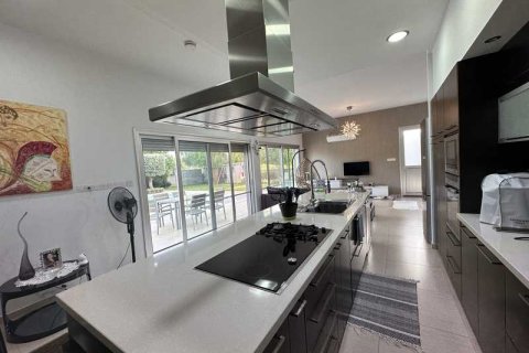 4 bedrooms House in Palodeia, Cyprus No. 66532 12