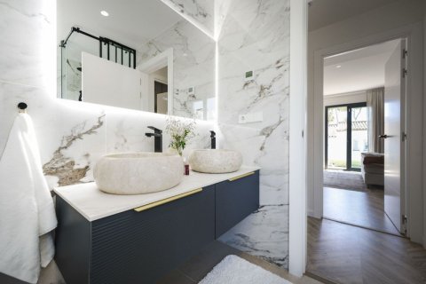 4 bedrooms Villa in Thuan Nam, Vietnam No. 27571 11