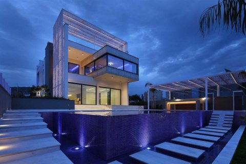 4 bedrooms Villa in Limassol, Cyprus No. 106193