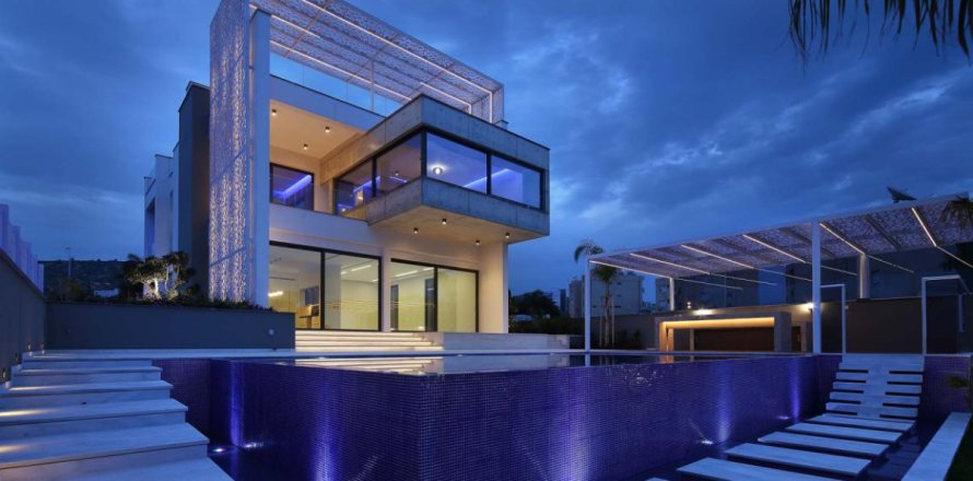 4 bedrooms Villa in Limassol, Cyprus No. 106193