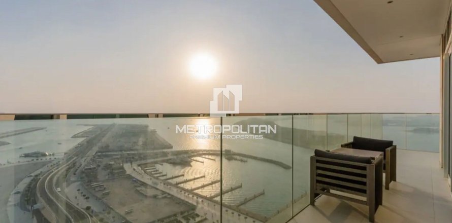 2 dormitorios Apartment en EMAAR Beachfront, UAE No. 118290