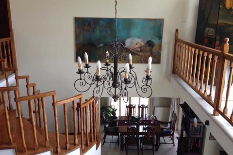 Дом с 4 спальнями в Агиос Тихонас, Кипр №79885 4