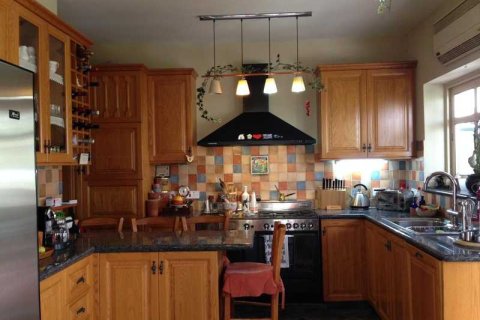 Дом с 4 спальнями в Агиос Тихонас, Кипр №79885 11