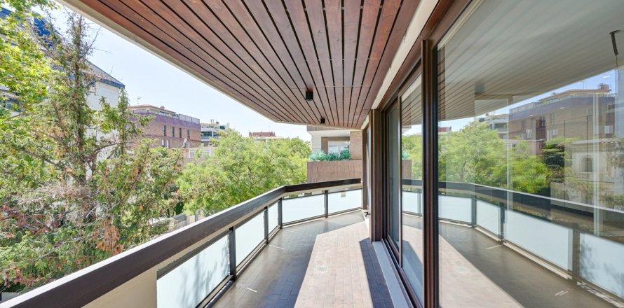 5 chambres Appartement à Barcelona, Spain No. 110597