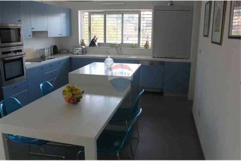 4 bedrooms Villa in Limassol, Cyprus No. 52600 9