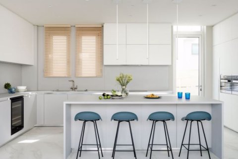 5 bedrooms Villa in Paphos, Cyprus No. 104523 3