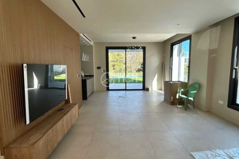 5 bedrooms House in Strovolos, Cyprus No. 78937 9