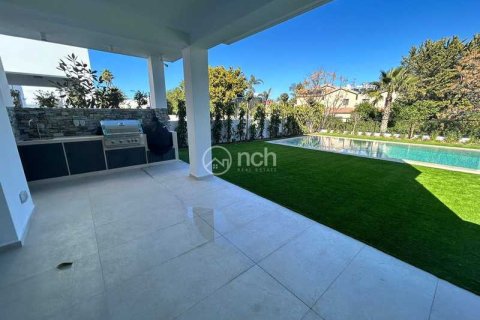 5 bedrooms House in Strovolos, Cyprus No. 78937 6