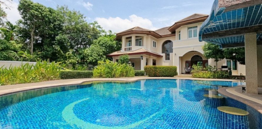 6 bedrooms Villa in Kathu, Thailand No. 96430