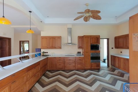 6 bedrooms Villa in Kathu, Thailand No. 96430 15