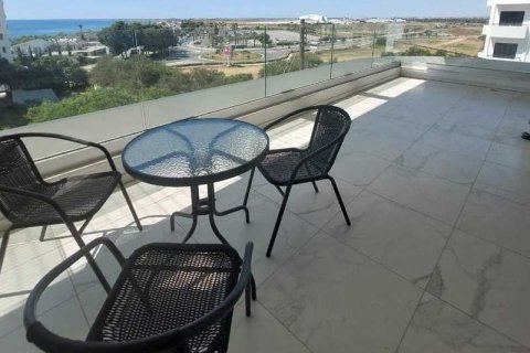 2 bedrooms Apartment in Larnaca, Cyprus No. 79947 7