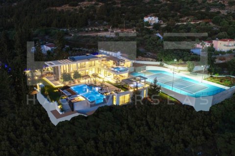 6 bedrooms Villa in Chania, Greece No. 24370 1