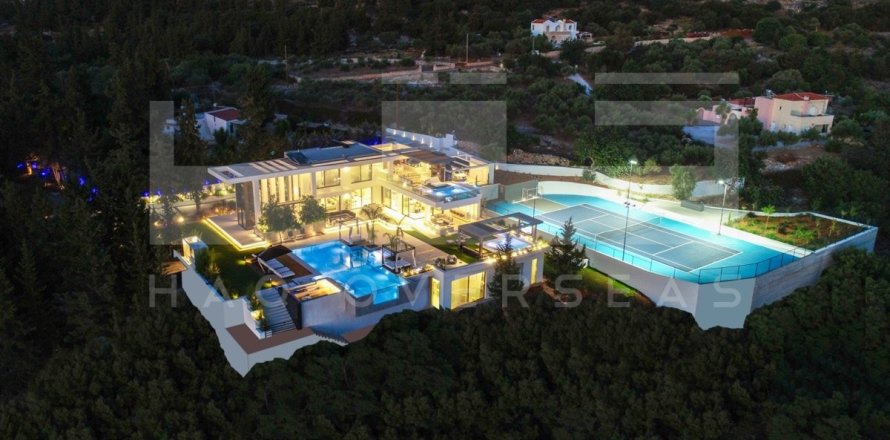 6 bedrooms Villa in Chania, Greece No. 24370