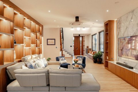 5 bedrooms House in Chiang Mai, Thailand No. 98256 3