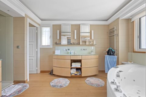 4 bedrooms Villa in Auribeau-sur-Siagne, France No. 68873 9