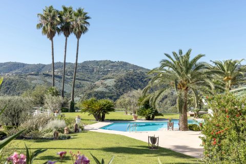 4 bedrooms Villa in Auribeau-sur-Siagne, France No. 68873 2