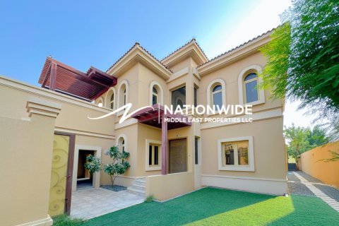 4 dormitorios Villa en Abu Dhabi, UAE No. 122073