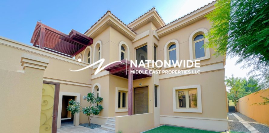 4 dormitorios Villa en Abu Dhabi, UAE No. 122073