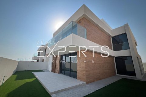 4 bedrooms Villa in Bavaria Town, Vietnam No. 86682 1