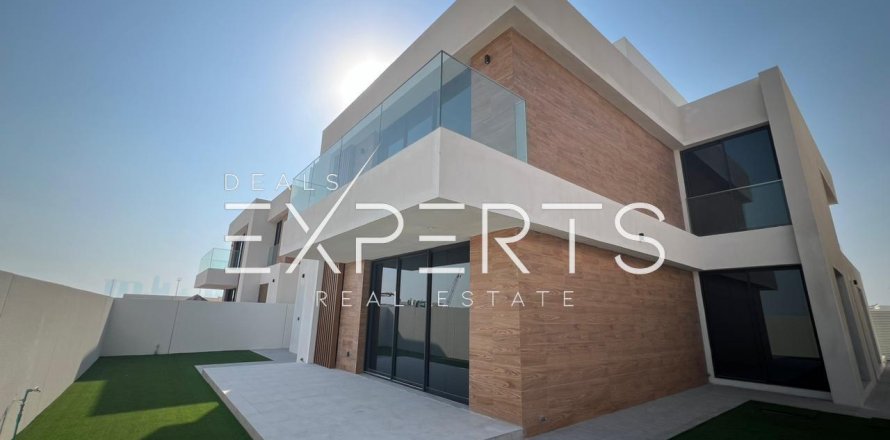 4 bedrooms Villa in Bavaria Town, Vietnam No. 86682