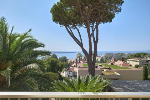 4 bedrooms Apartment in Cannes, France No. 69209 3