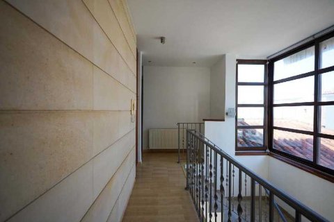 4 bedrooms House in Enkomi, Cyprus No. 81658 12