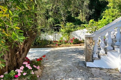 4 bedrooms House in Corfu, Greece No. 107669 27