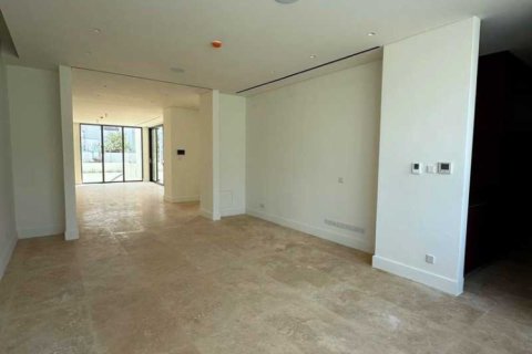 7 bedrooms House in Strovolos, Cyprus No. 100702 8